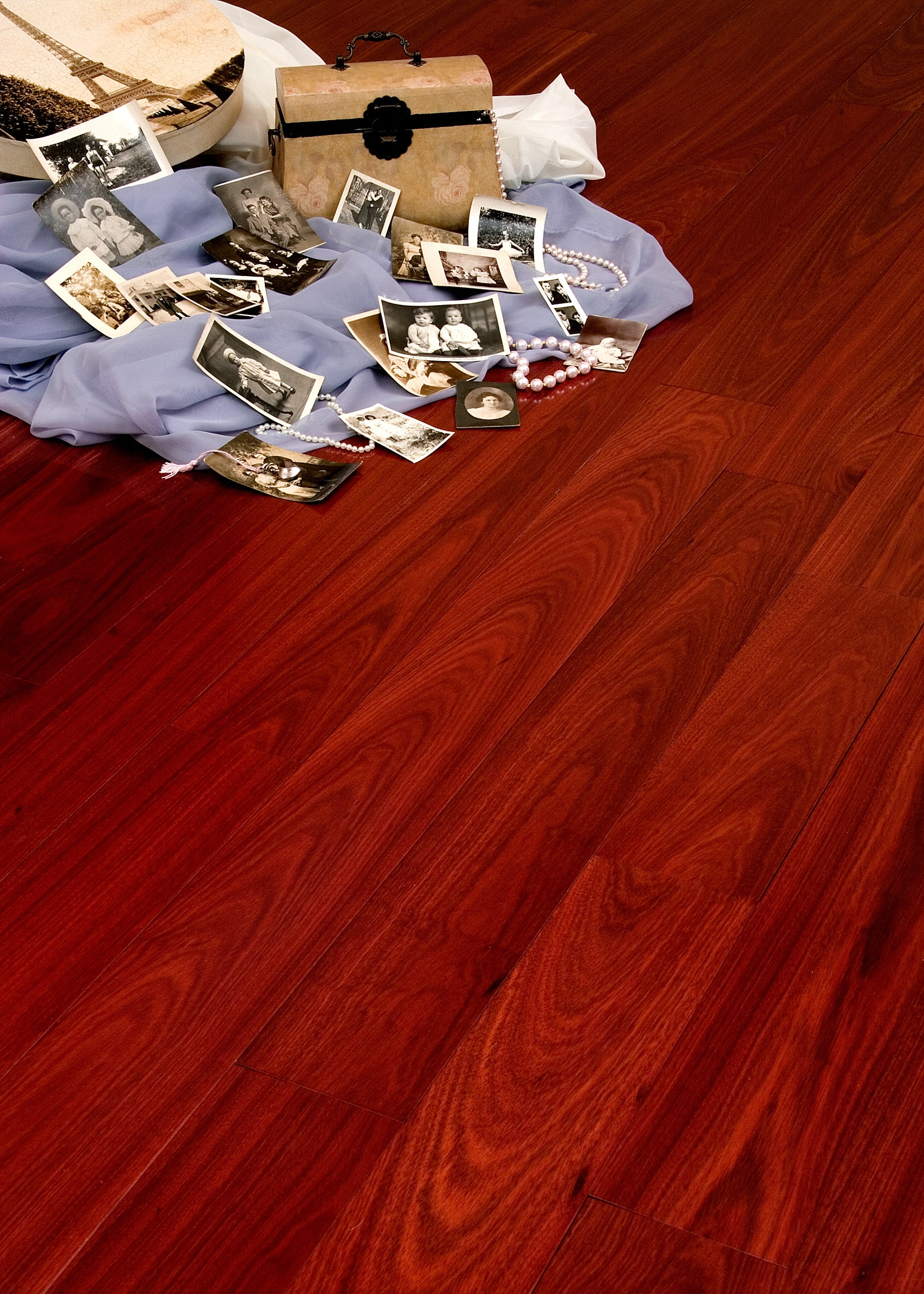 Bellawood 3 4 In Select Bloodwood Solid Hardwood Flooring 5 Wide Ll