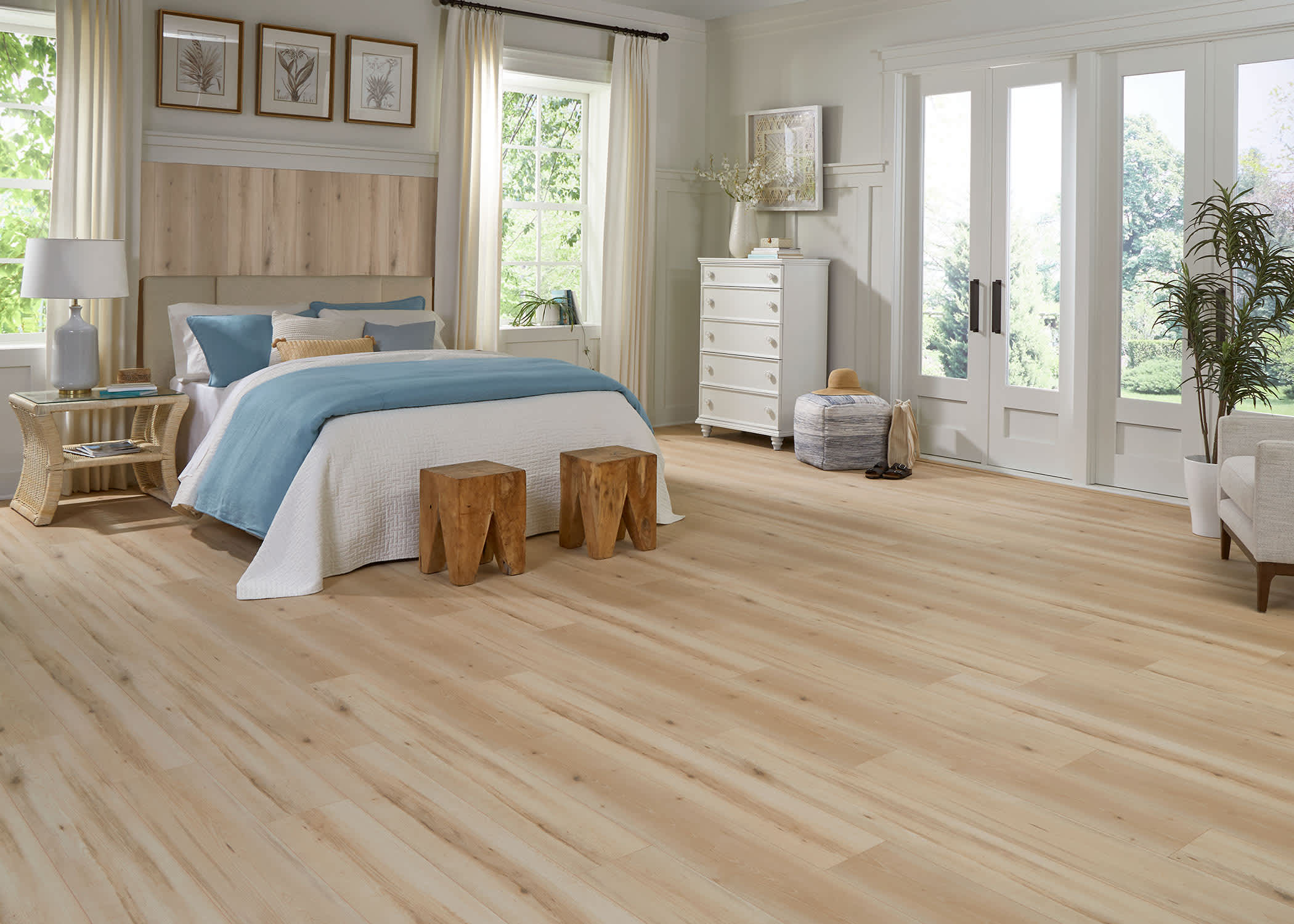 6 Best Types of Fake Wood Flooring (Laminate, Vinyl, Tile)
